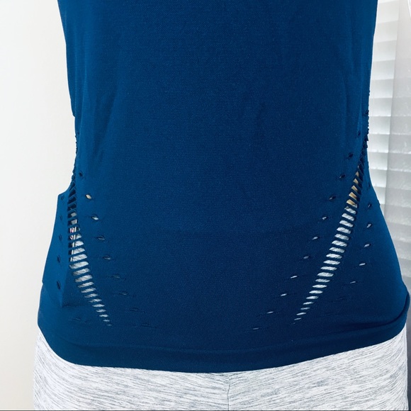 Victoria’s Secret Sport Seamless Top Size XS - Picture 3 of 6